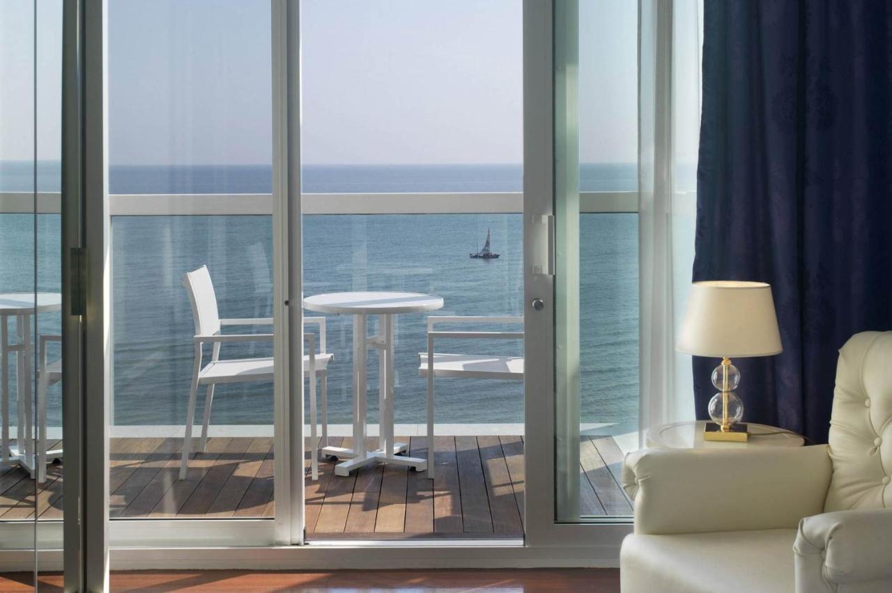 Hotel Tiffany'S Riccione Dış mekan fotoğraf