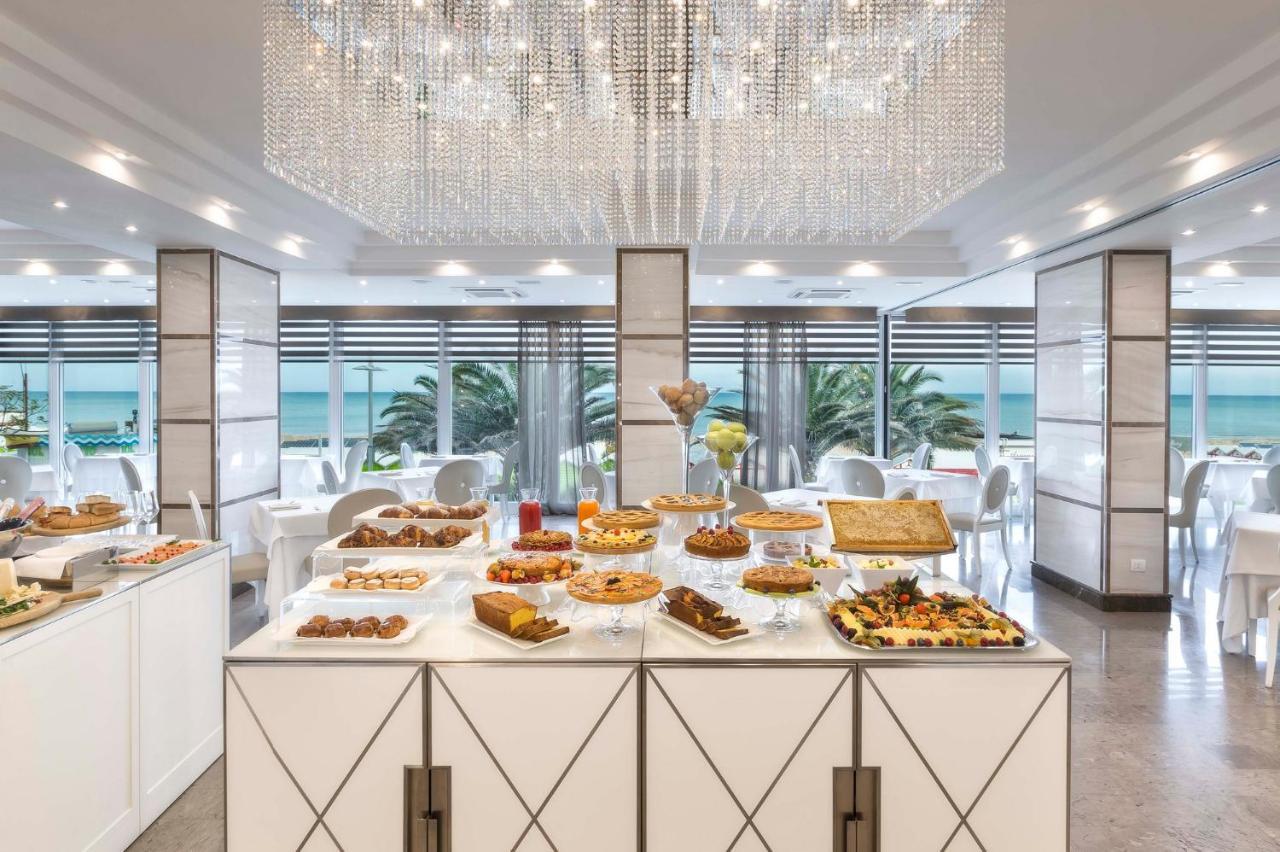 Hotel Tiffany'S Riccione Dış mekan fotoğraf