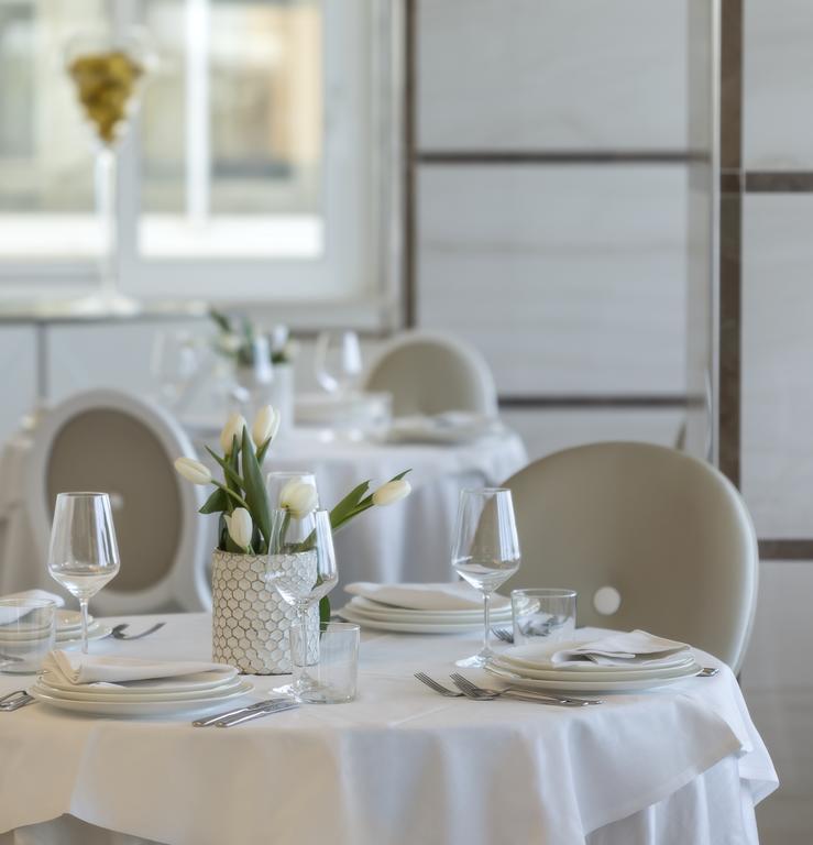 Hotel Tiffany'S Riccione Dış mekan fotoğraf