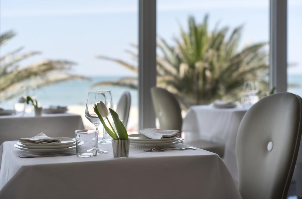 Hotel Tiffany'S Riccione Dış mekan fotoğraf
