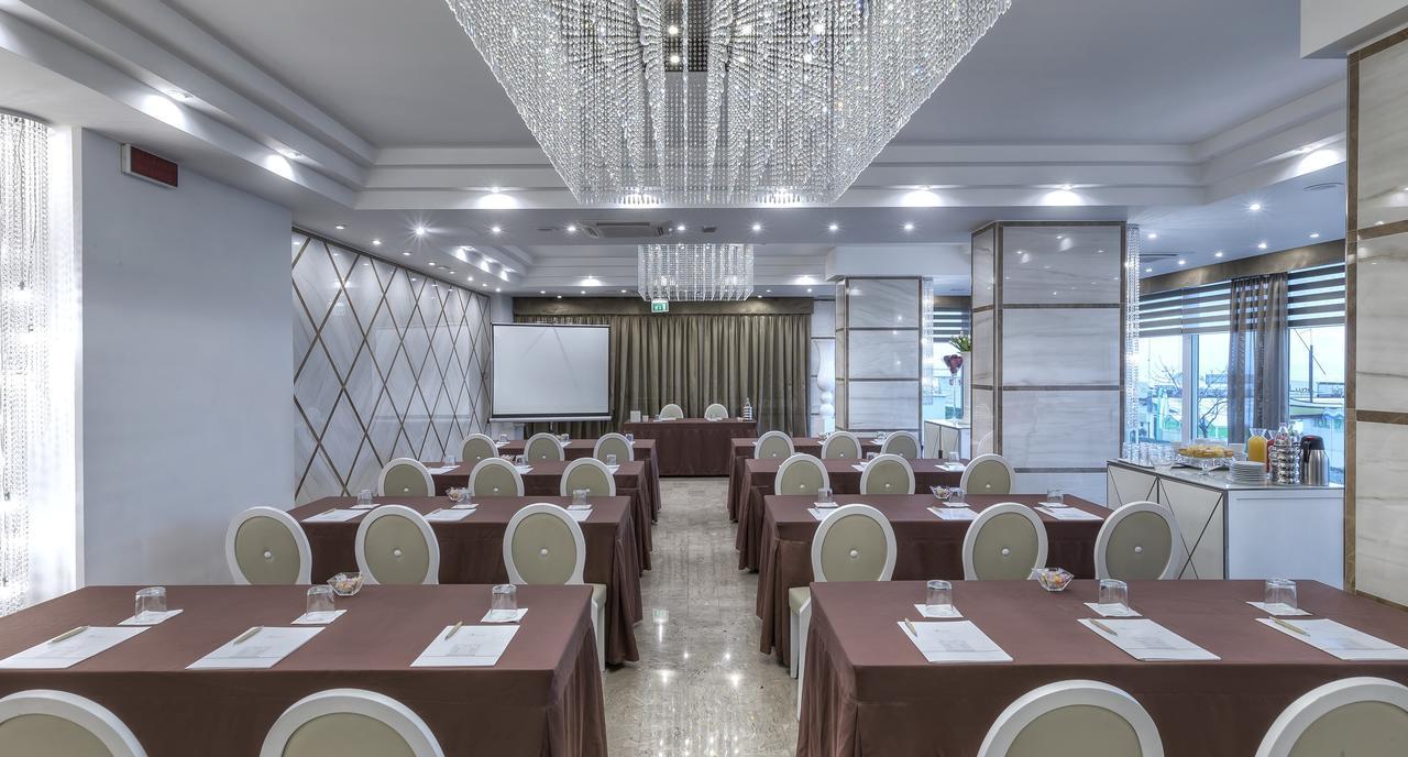 Hotel Tiffany'S Riccione Dış mekan fotoğraf